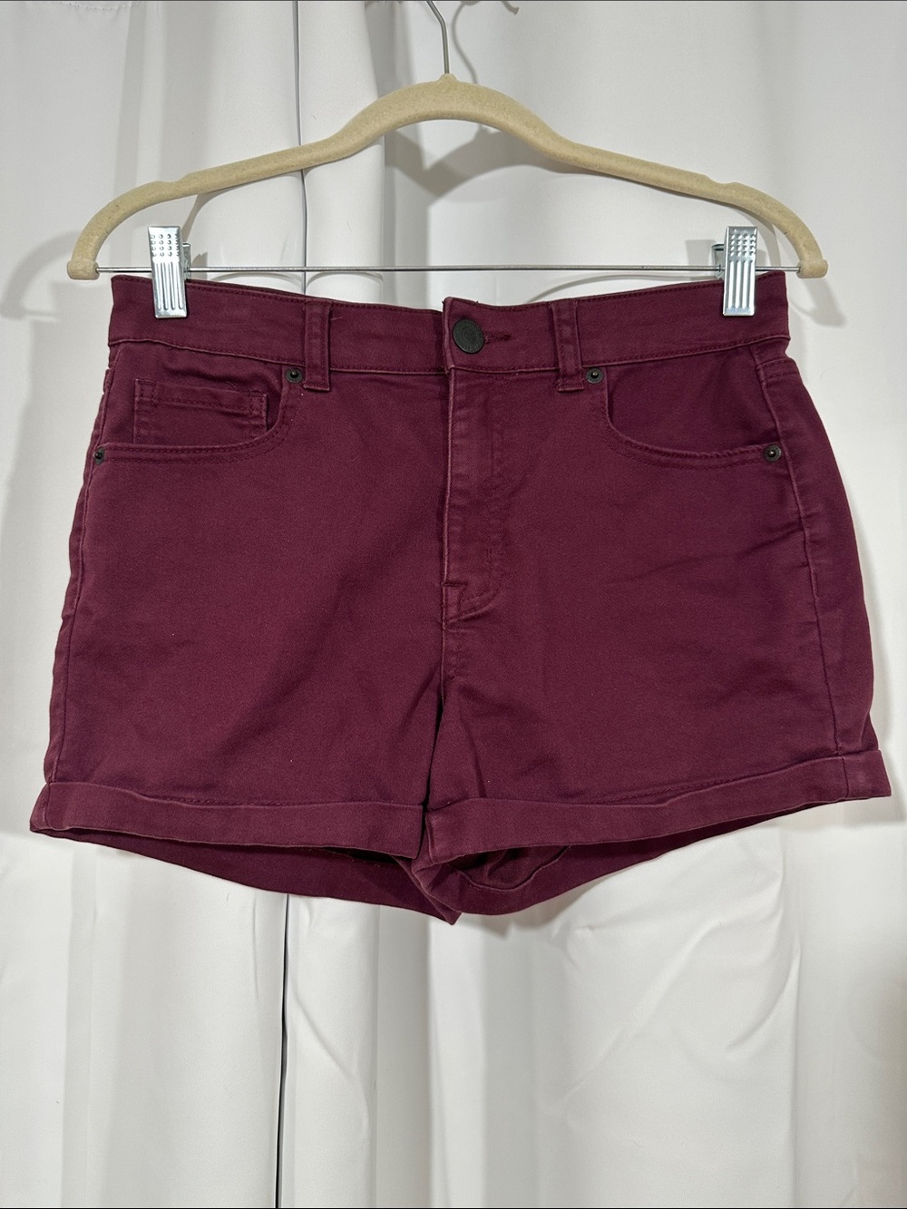 Aéropostale High Waisted Midi Shorts Size 6 Burgundy Stretch Denim
